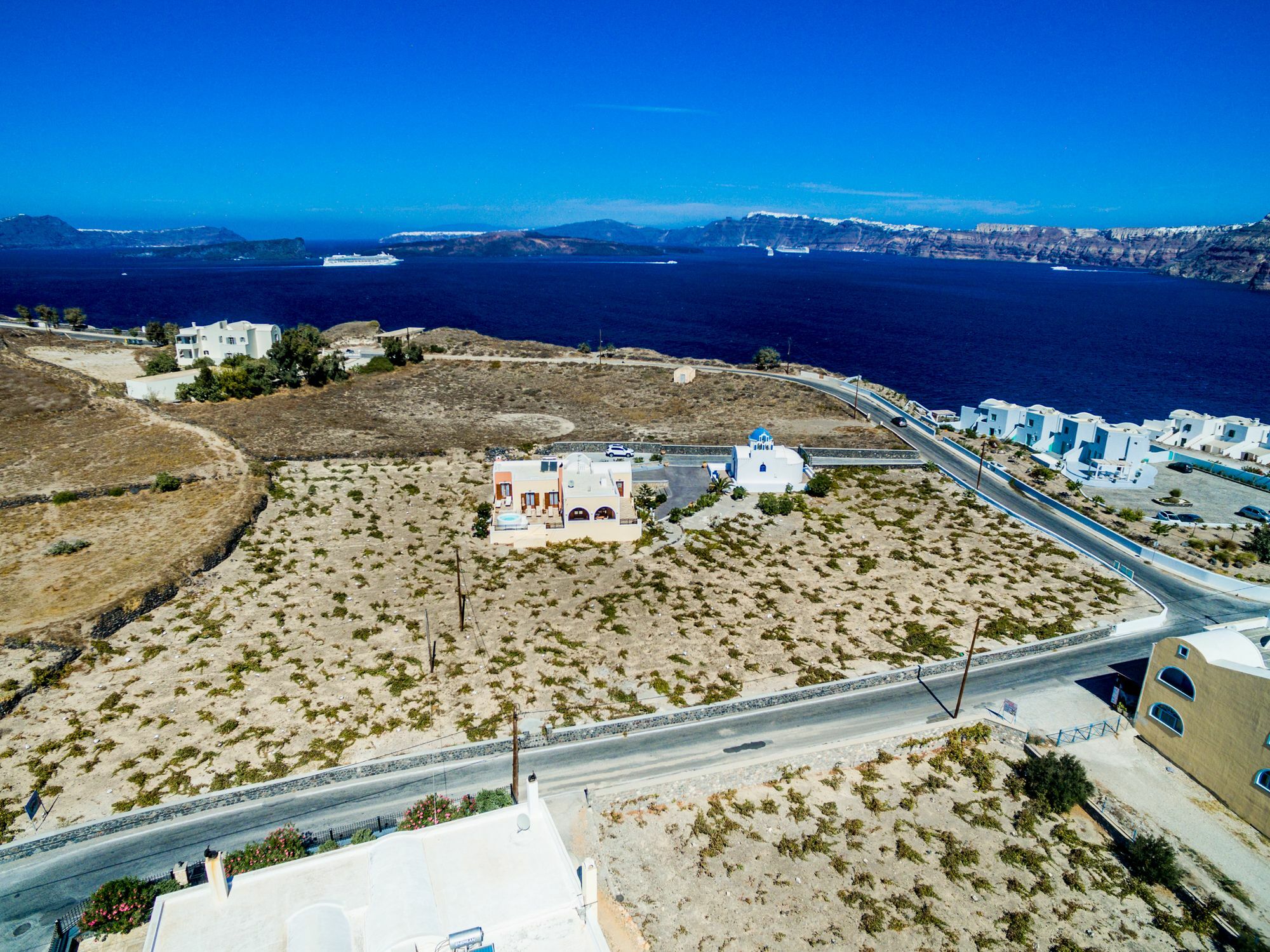 Vineyard Exclusive Suites Akrotírion Esterno foto