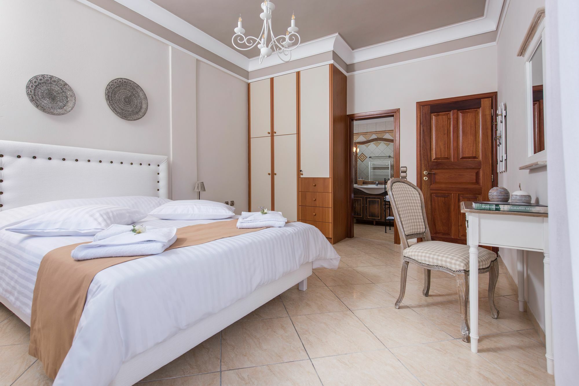Vineyard Exclusive Suites Akrotírion Esterno foto