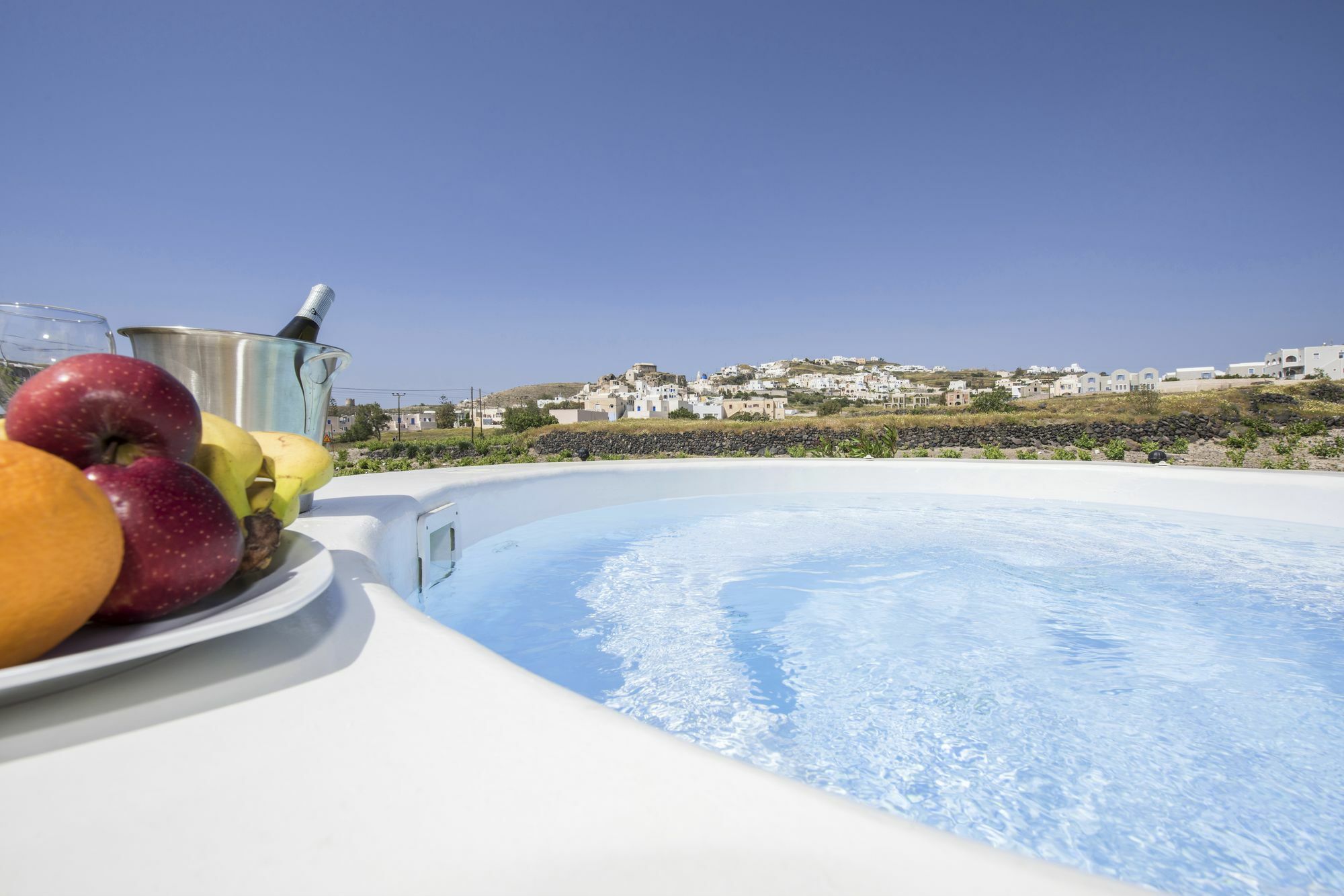 Vineyard Exclusive Suites Akrotírion Esterno foto