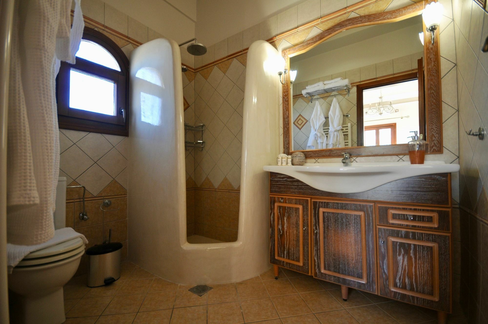 Vineyard Exclusive Suites Akrotírion Esterno foto