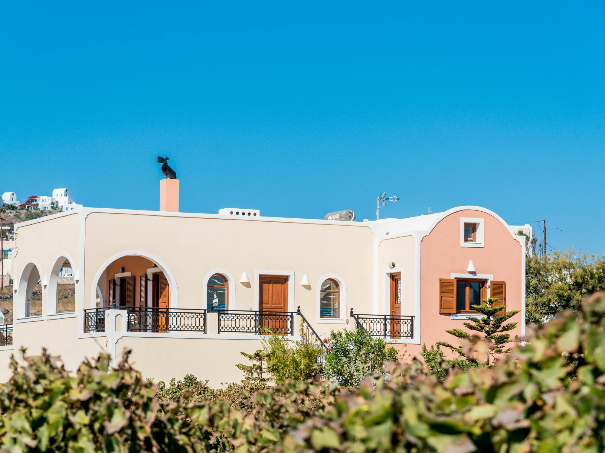 Vineyard Exclusive Suites Akrotírion Esterno foto