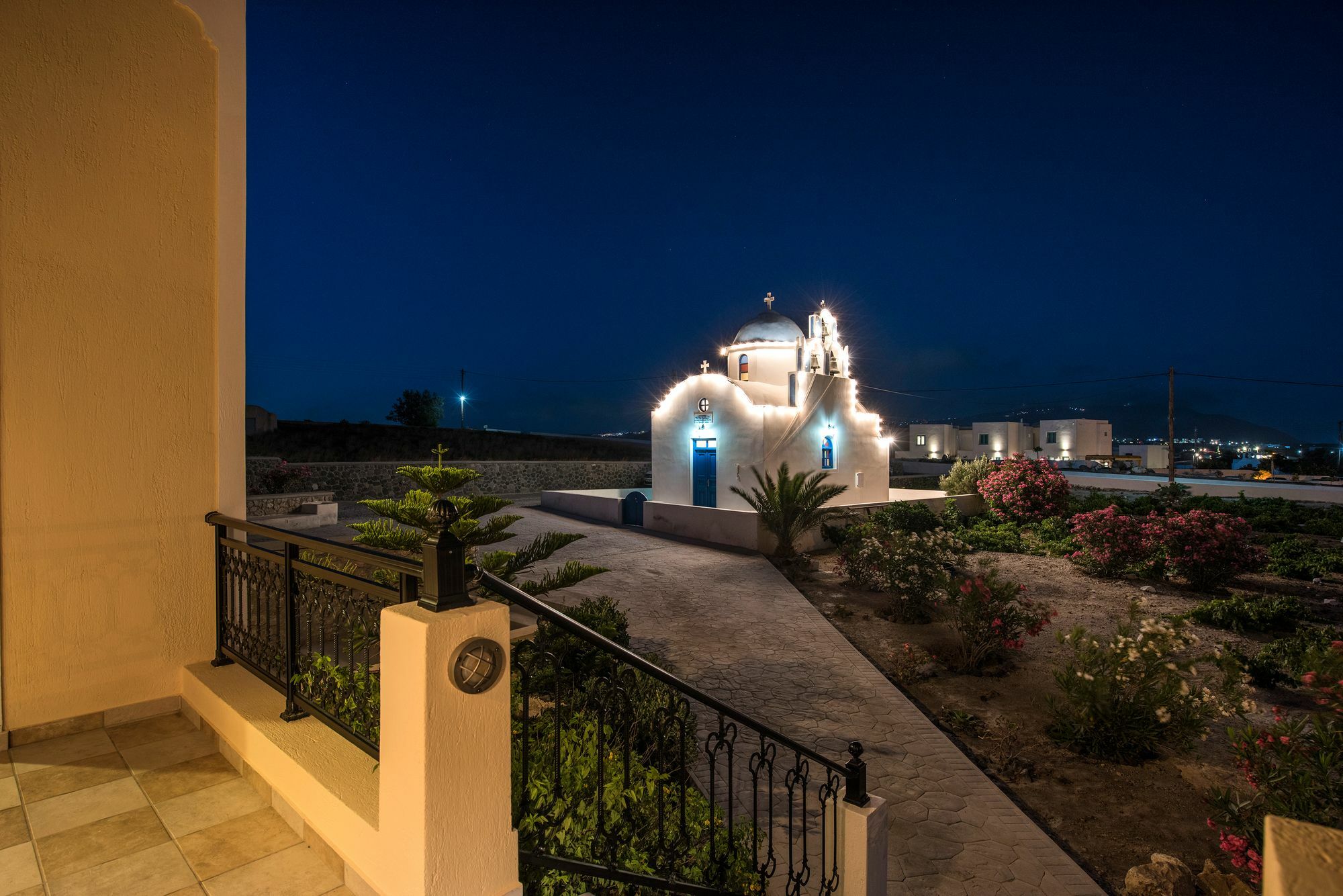 Vineyard Exclusive Suites Akrotírion Esterno foto